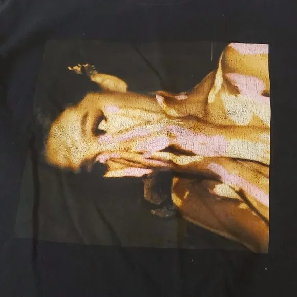 Ariana Grande Official World Tour Merch Side Photo Black T-Shirt Size Medium - Picture 2 of 10